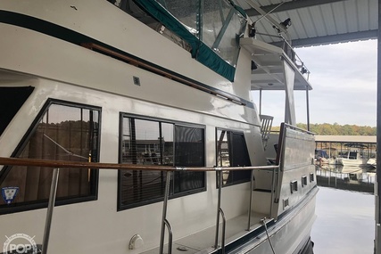 Trader 38 Tradewinds Sundeck