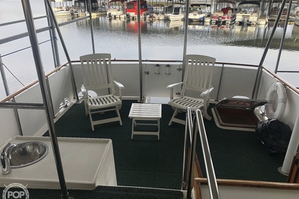 Trader 38 Tradewinds Sundeck