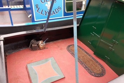 Dennis Cooper 58ft Trad Stern narrowboat called The Pearl