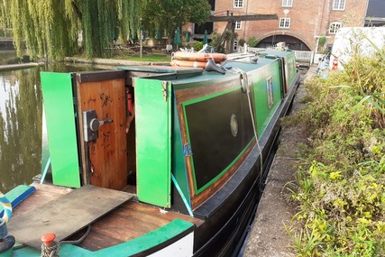 Dennis Cooper 58ft Trad Stern narrowboat called The Pearl