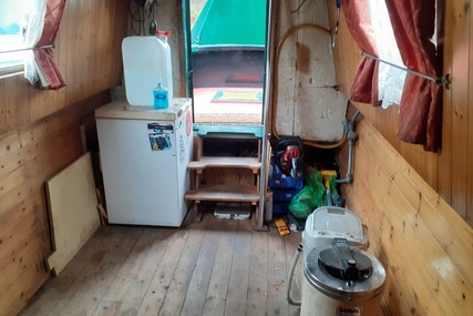 Dennis Cooper 58ft Trad Stern narrowboat called The Pearl