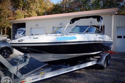 Rinker Captiva 226