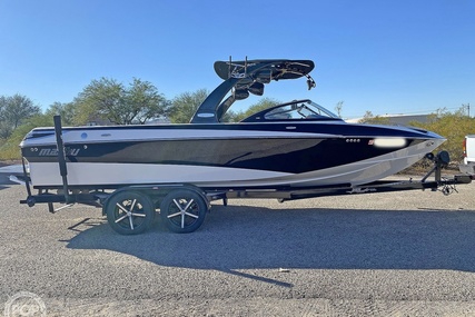 Malibu 247 Wakesetter LSV Silver Edition