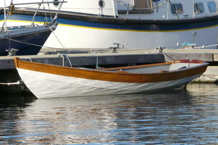 Custom Boats Chamberlain Dory Rowing Skiff