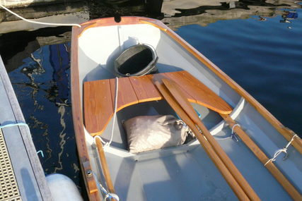 Custom Boats Chamberlain Dory Rowing Skiff