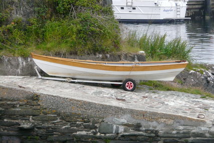 Custom Boats Chamberlain Dory Rowing Skiff