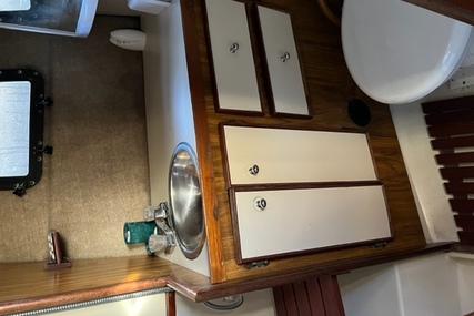 Carver 3007 Aft Cabin