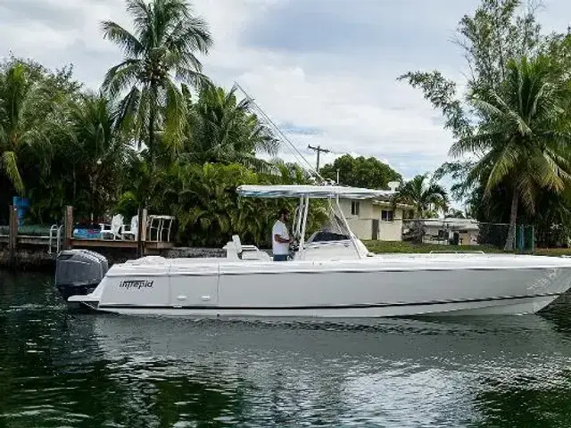 Intrepid 323 Center Console