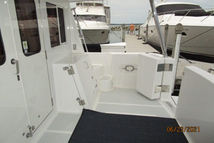 Symbol "45" Pilothouse