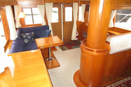 Symbol "45" Pilothouse