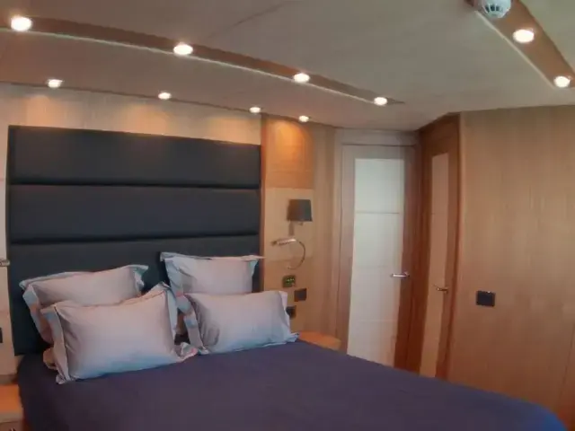 Sunseeker Sport Yacht 115