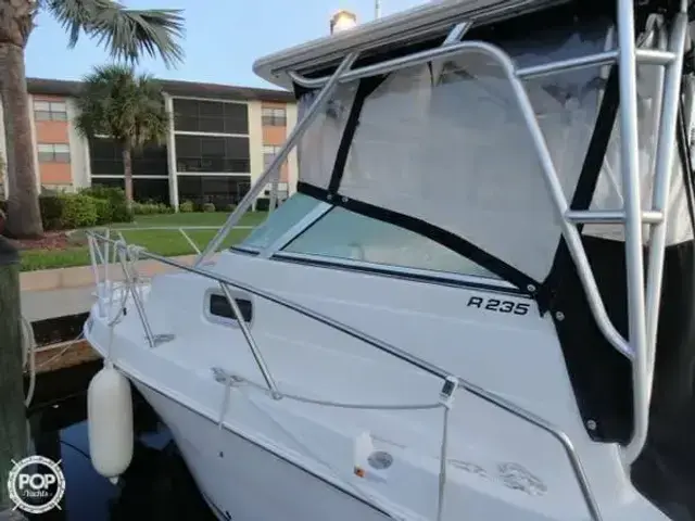 Robalo 235 WA