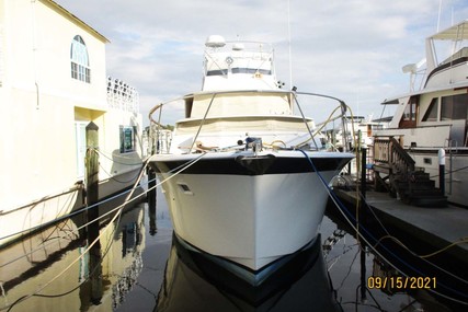 Hatteras Motoryacht Tri-Cabin