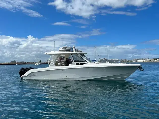 Boston Whaler 350 Realm