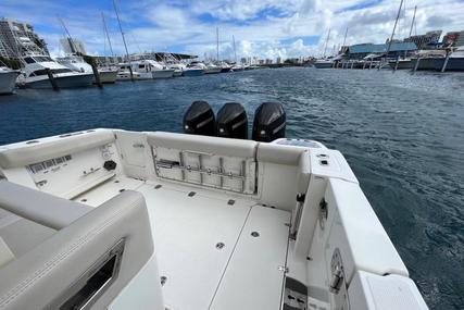 Boston Whaler 350 Realm