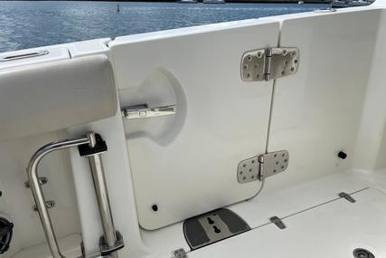 Boston Whaler 350 Realm