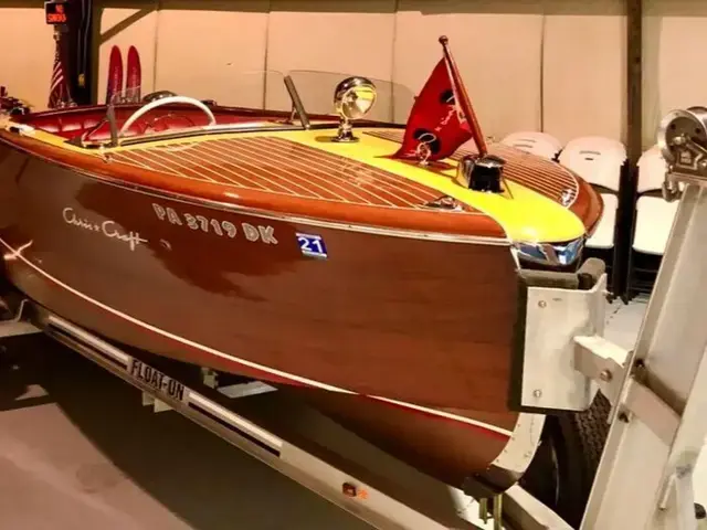 Chris-Craft Riviera