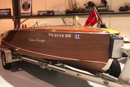 Chris Craft Riviera