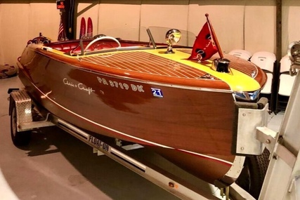 Chris Craft Riviera