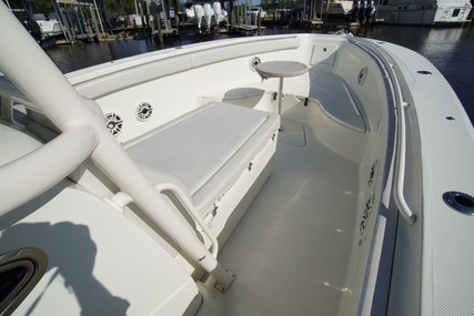 Hydra Sports 3400 Center Console