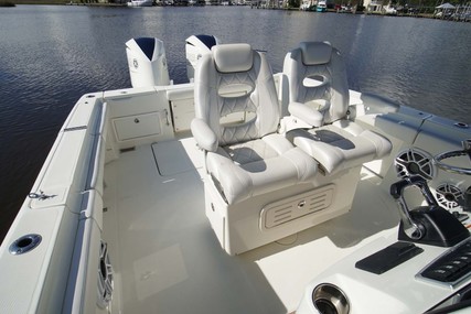 Hydra Sports 3400 Center Console