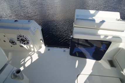 Hydra Sports 3400 Center Console