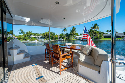 Hatteras M60 Motor Yacht