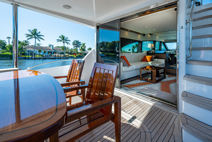 Hatteras M60 Motor Yacht