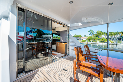 Hatteras M60 Motor Yacht