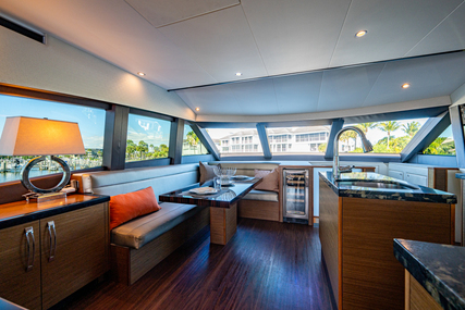 Hatteras M60 Motor Yacht