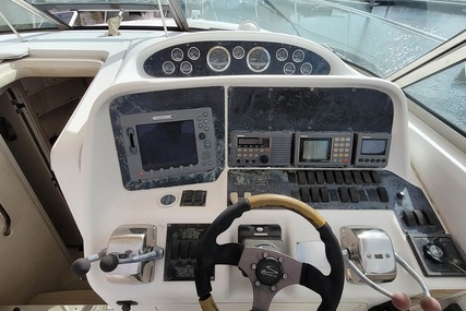 Sea Ray 370 Express