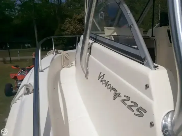 Sea Hunt Victory 225