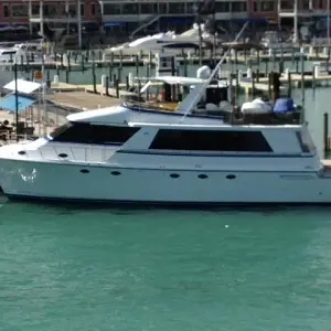 1991 VANTARE Cockpit MotorYacht