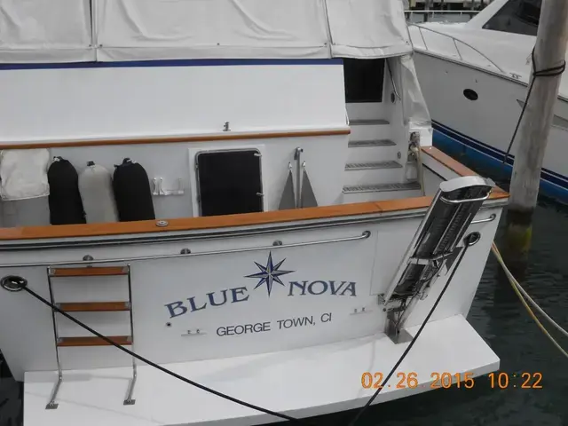 VANTARE Cockpit Motor Yacht