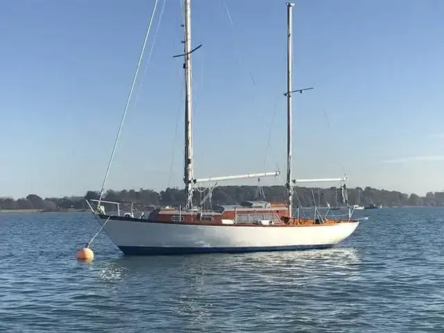 Holman Sovereign 32