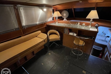 Chris Craft Constellation 55