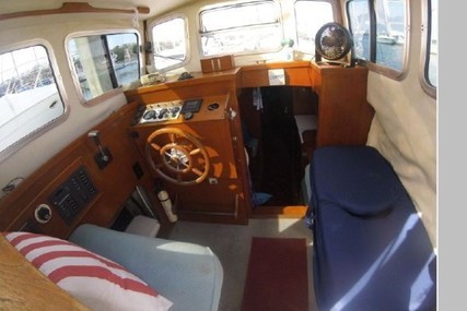 Fisher Pilothouse 30