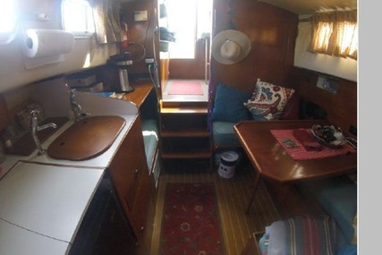 Fisher Pilothouse 30