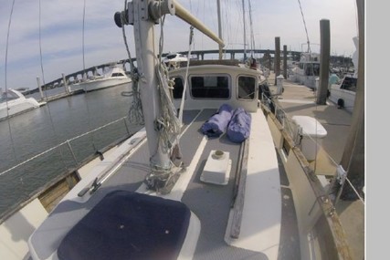 Fisher Pilothouse 30