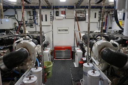 Hatteras Motor yacht flybridge