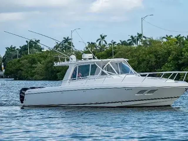 Intrepid 390 Sport Yacht