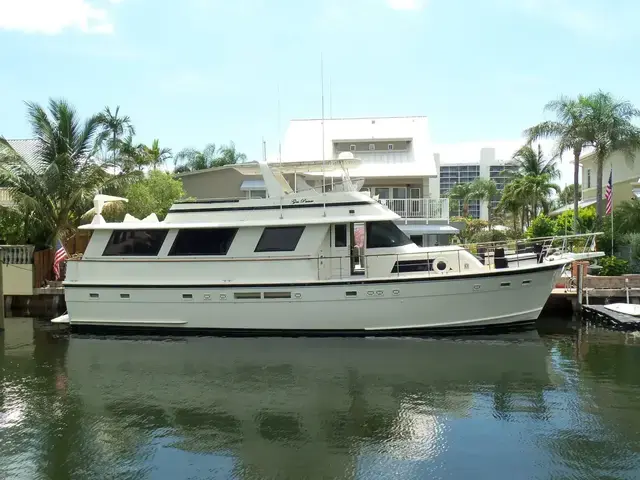 Hatteras Flush Deck Flybridge Motor Yacht