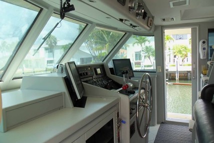 Hatteras Flush Deck Flybridge Motor Yacht