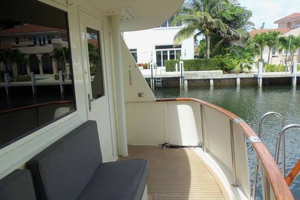 Hatteras Flush Deck Flybridge Motor Yacht