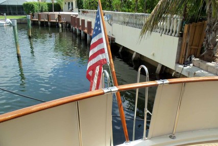 Hatteras Flush Deck Flybridge Motor Yacht