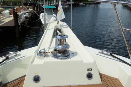 Hatteras Flush Deck Flybridge Motor Yacht