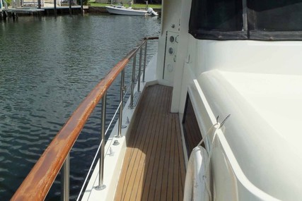 Hatteras Flush Deck Flybridge Motor Yacht