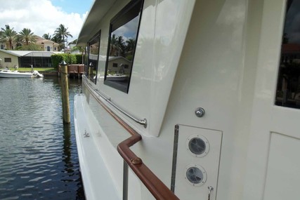 Hatteras Flush Deck Flybridge Motor Yacht