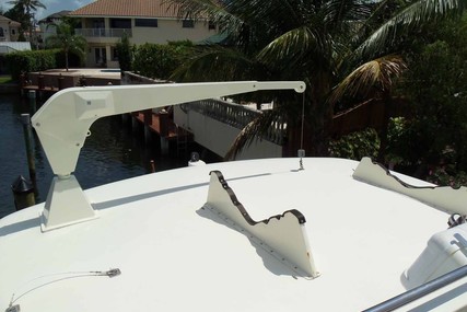 Hatteras Flush Deck Flybridge Motor Yacht