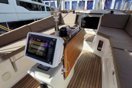 Jeanneau 44 Deck Salon